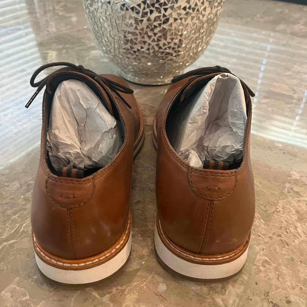 Like New Men’s Cole Haan shoe 9.5